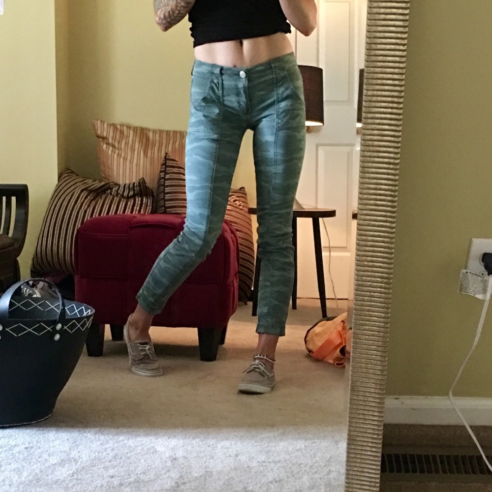 American eagle camo skinny pants! Size 00